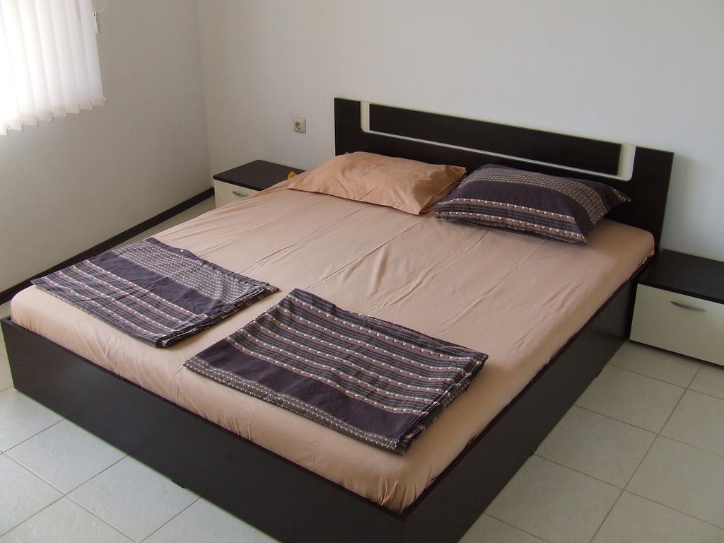 Asparuhov Guest Rooms And Apartments Varna Eksteriør billede